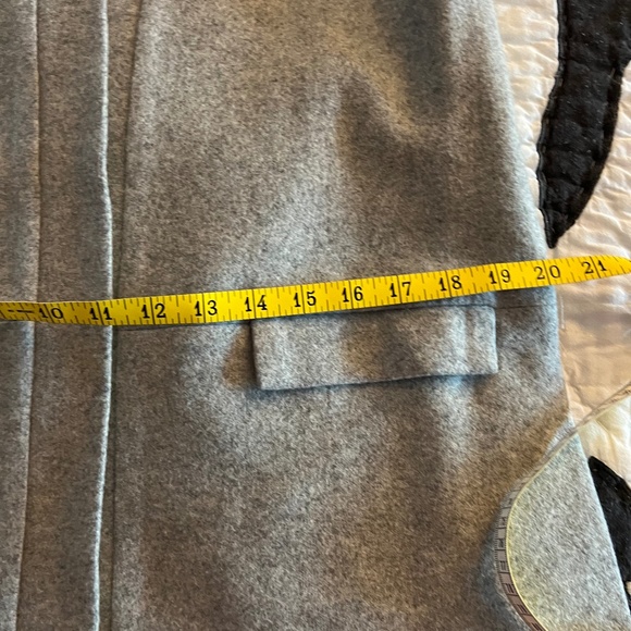 elevenses Wool Vest with Accent Lining - Picture 10 of 11